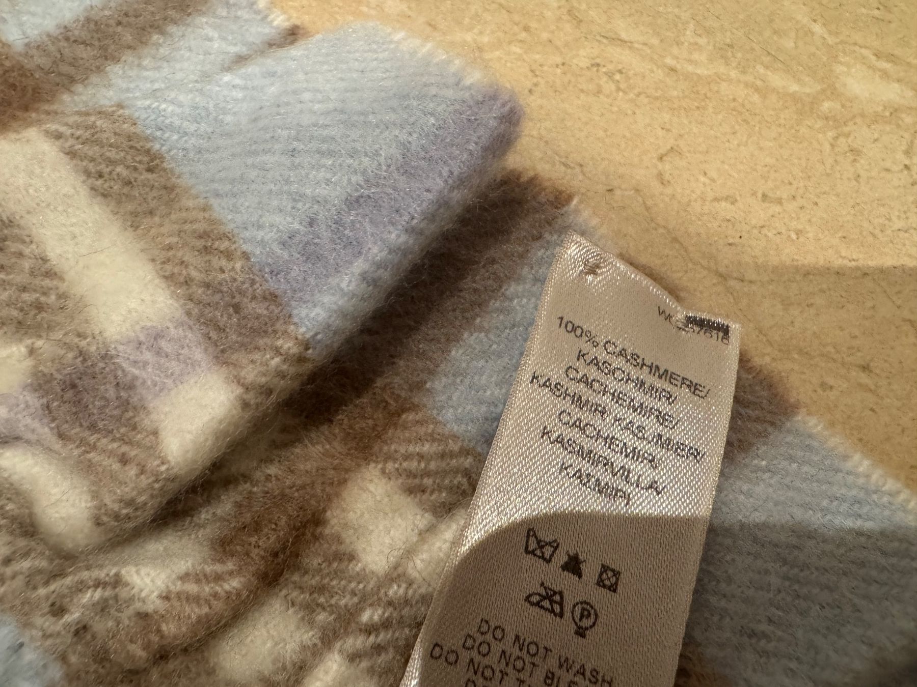 Burberry Foulard & Sciarpe: Burberry Kaschmir Schal Np 490 Fr – Usato da Klingnau venduto da Markus14 3
