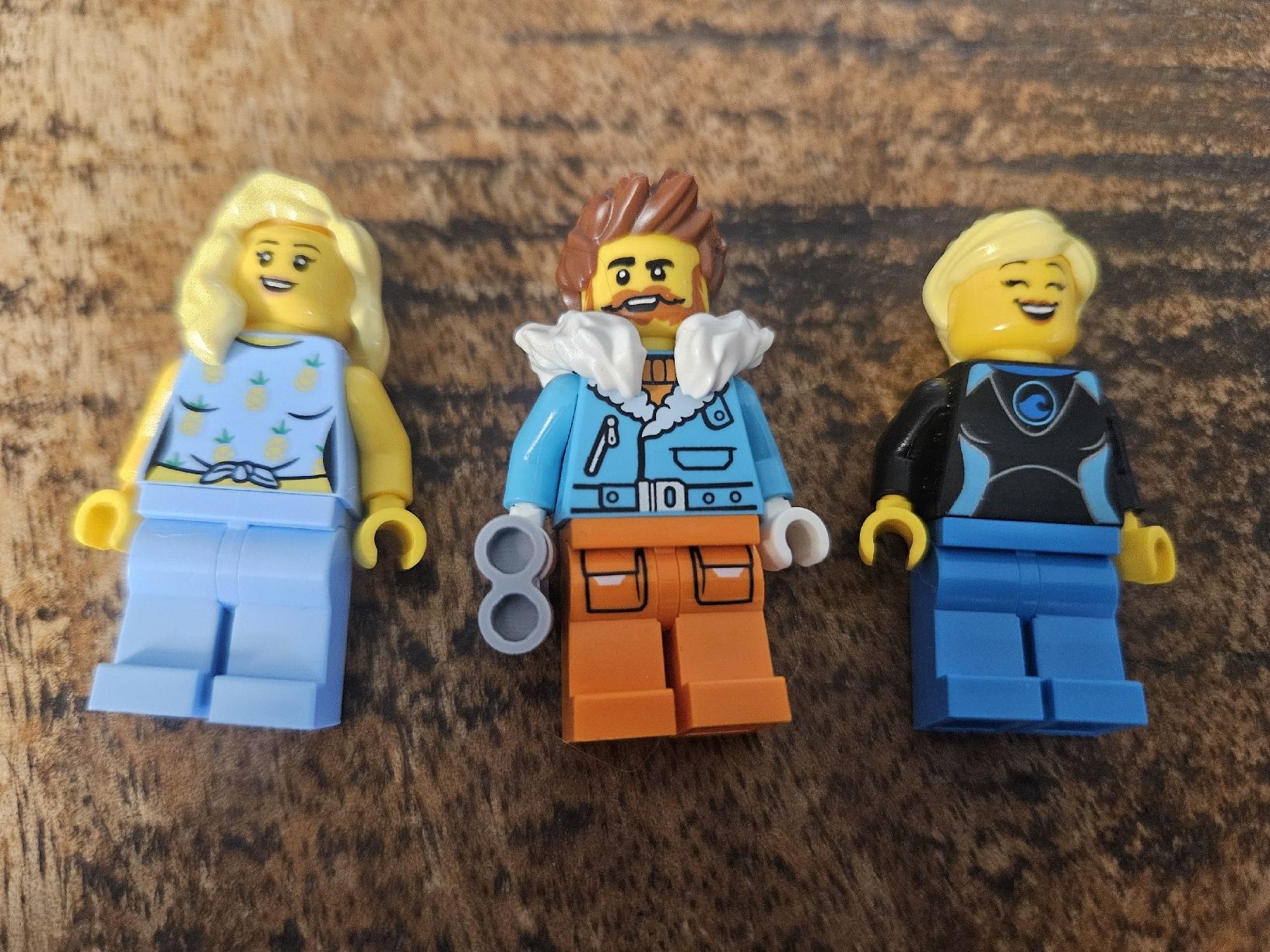 Lego Kit di costruzioni: lego lot de 3 figurines  – Usato da Confignon venduto da Ecrofigs