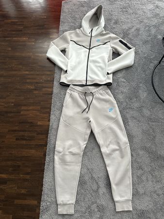 Nike Windrunner-Jacke & Trainerhose