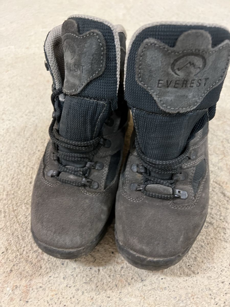 Everest Scarpe da uomo: Everest Wanderschuhe Watertex Gr. 38 – Usato da Niederwangen BE venduto da Schatam