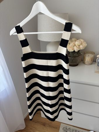 NEW - Black & White Striped Dress NP: 50.-