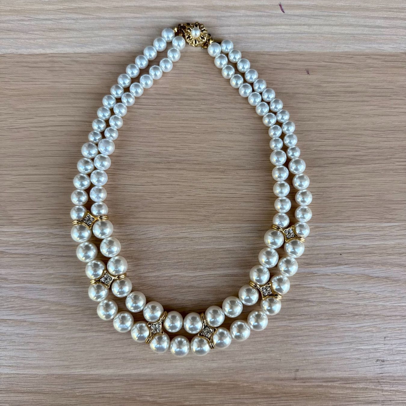 Catenine: Collier double rangs perles blanches et strass dorés – Usato da Thônex venduto da Suisse.Shopping 5