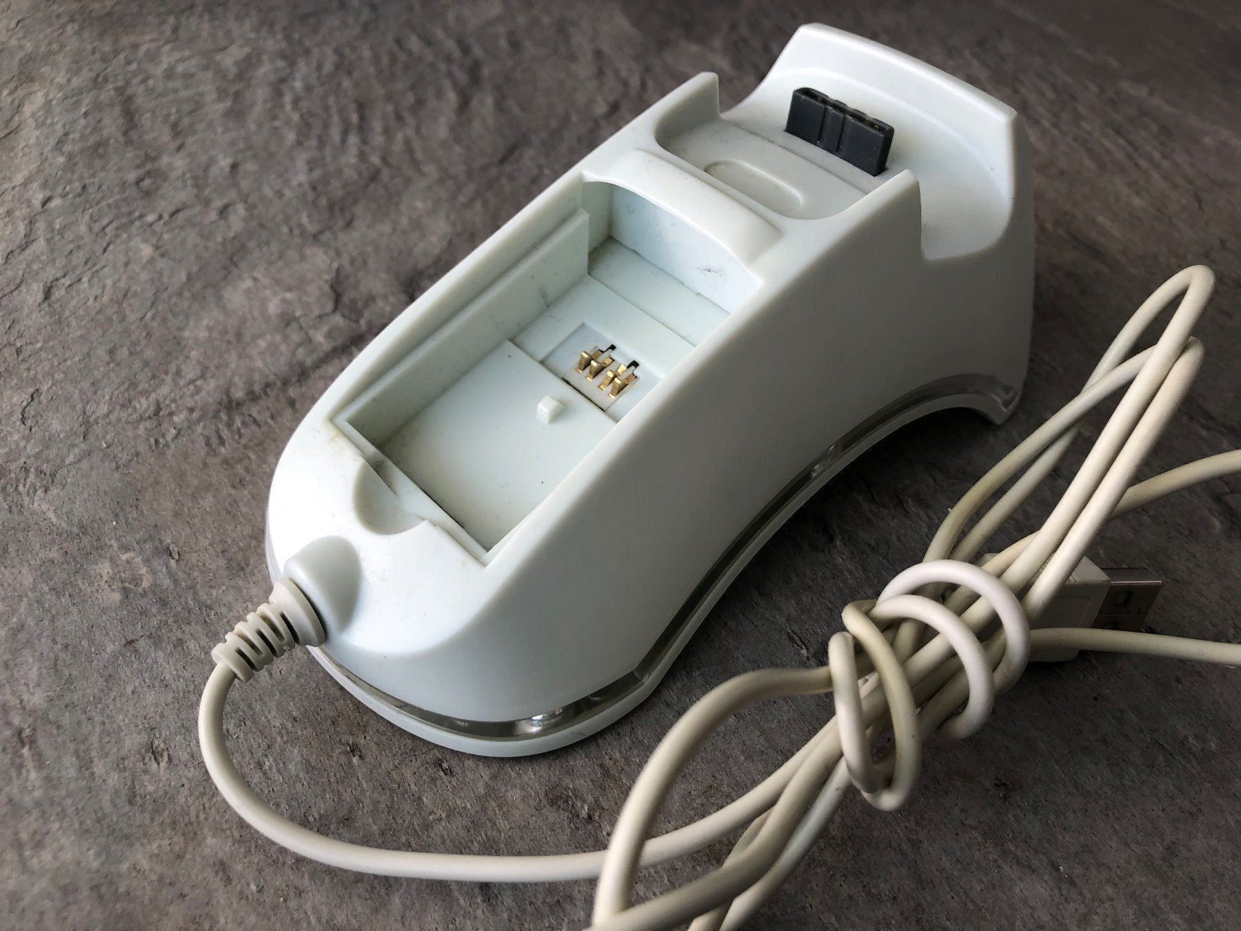 Microsoft Adattatori & Cavi: Xbox 360 Dual Ladestation Model 97721 – Usato da Arisdorf venduto da comestibles 5