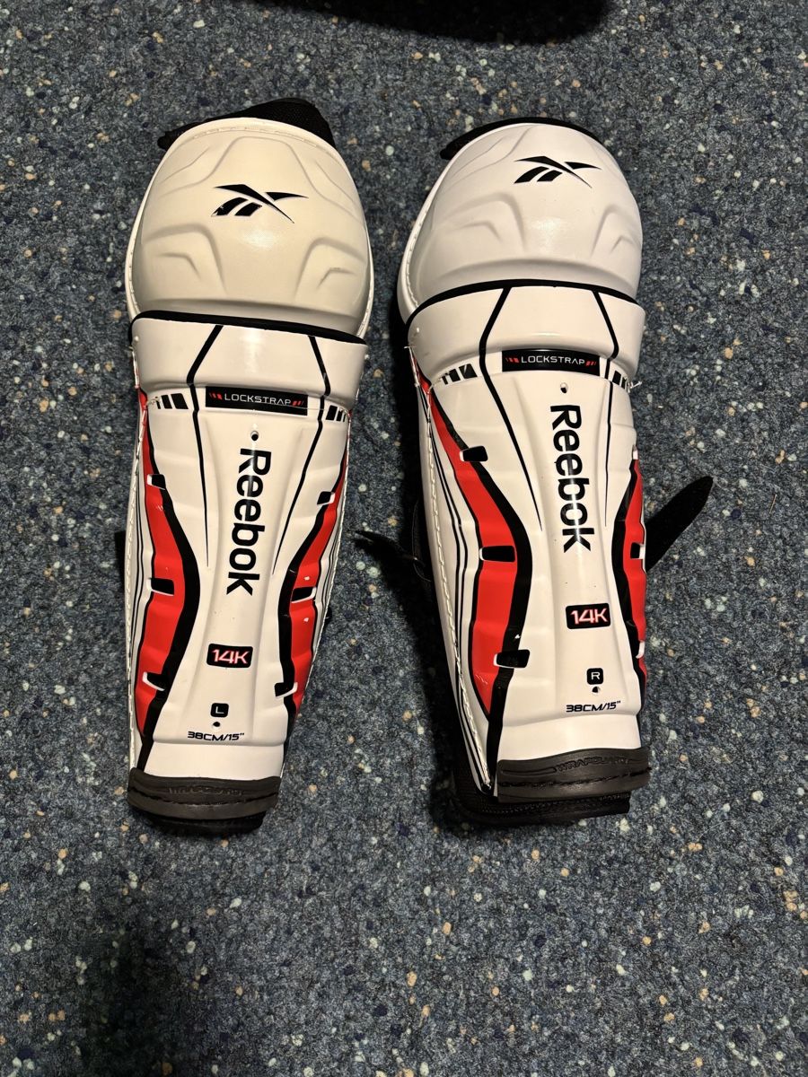 Reebok Protezioni & Imbottiture: Eishockey Beinschoner mit Strumpf – Usato da Hinwil venduto da princess_12 1