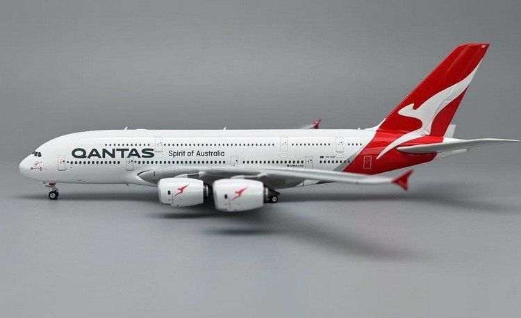 Airbus Kits de montage: A380 QANTAS – Neuf avec emballage d'origine à Morges par iljamuromez