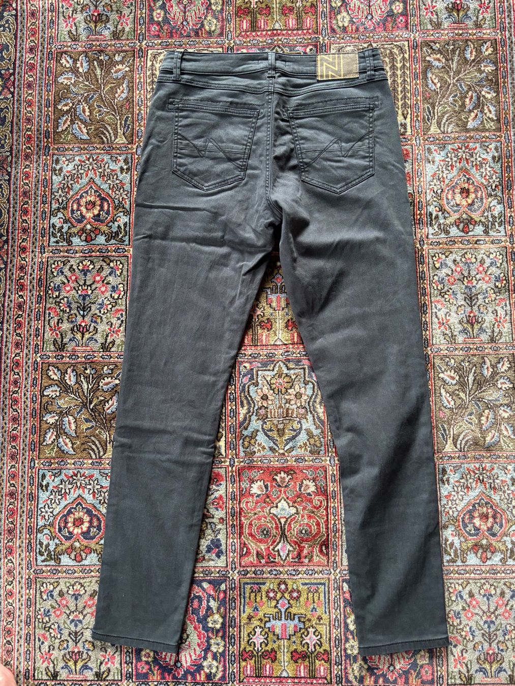 Nile Hosen: Pantalon Nile – Gebraucht aus Avry-devant-Pont von Griotte01 1