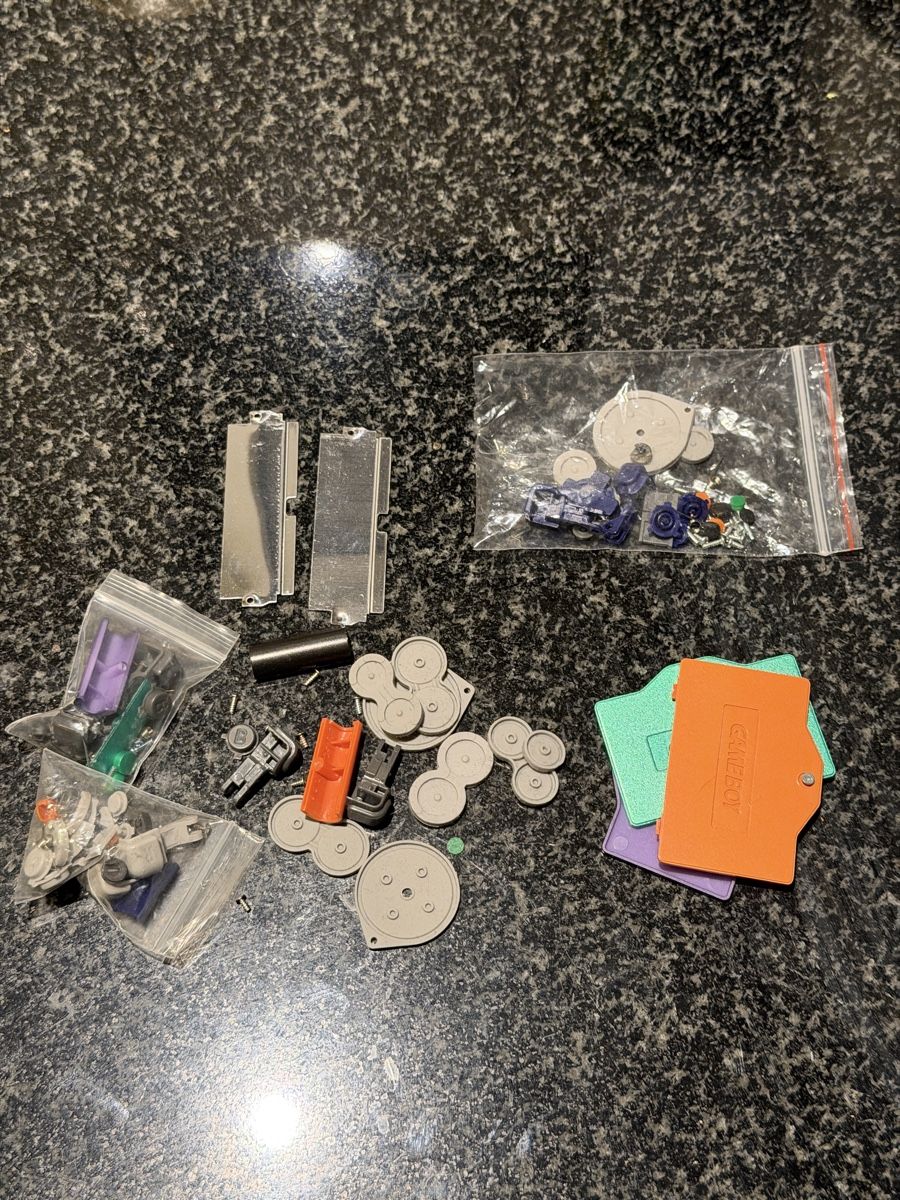 Nintendo Custodie protettive: 4 coques Gameboy Advance SP – Usato da Lausanne venduto da Planet_Faisceaux 4