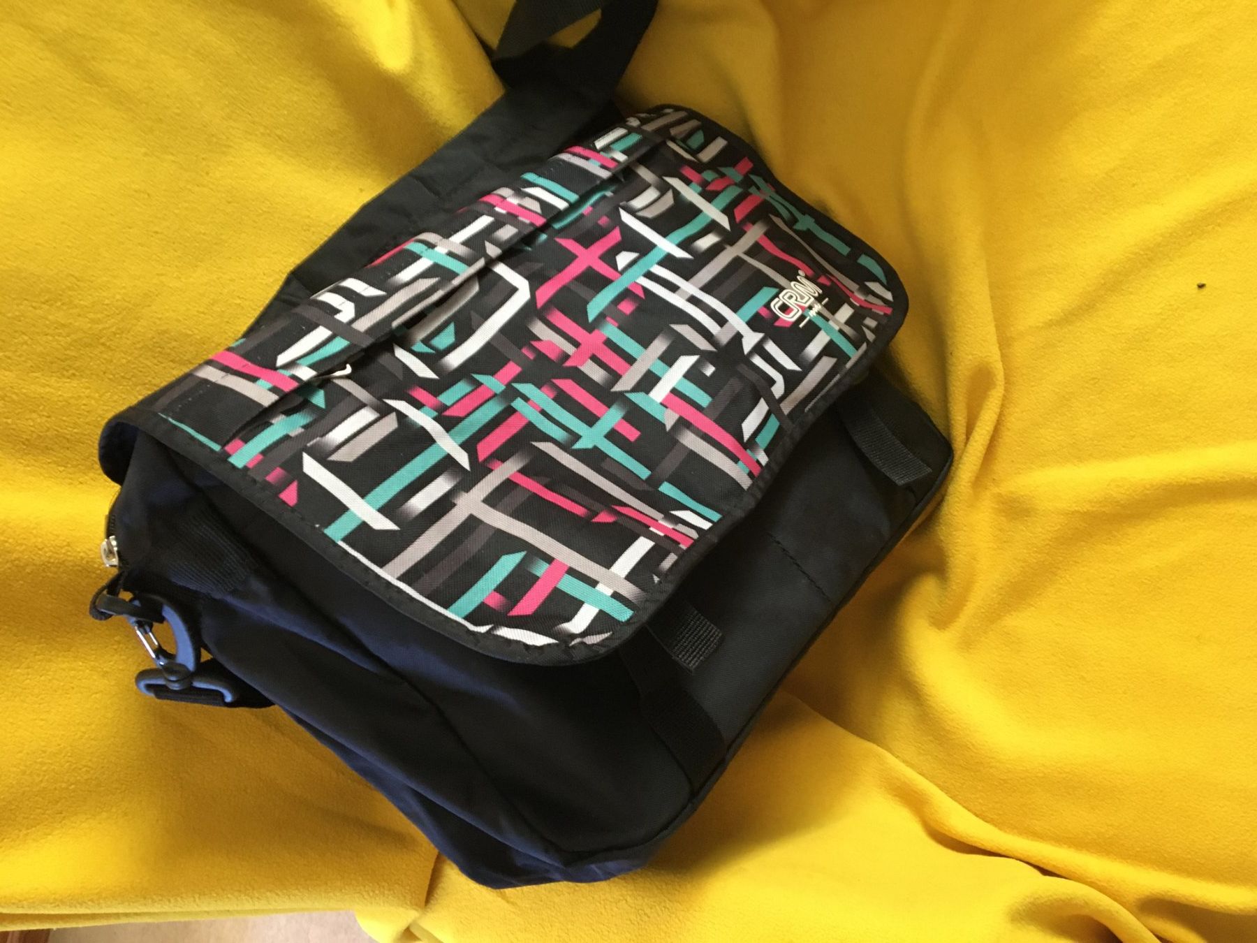 Borse da donna: College Tasche – Usato da Andeer venduto da JDOGG