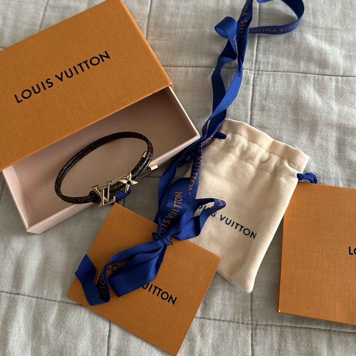 Louis Vuitton Armbänder & -reifen: Louis Vuitton Bloom Armband – Neu (gemäss Beschreibung) aus Zürich von Nomase10. 4