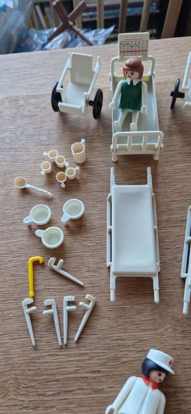 Playmobil Giocattoli: Playmobiles hôpital – Usato da Münchenbuchsee venduto da capa2014 1
