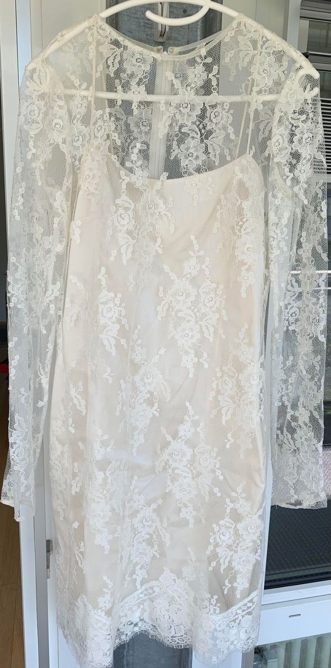 Valentino Vestiti: valentino calais 36 plus – Nuovo (secondo la descrizione) da Bern venduto da waves0
