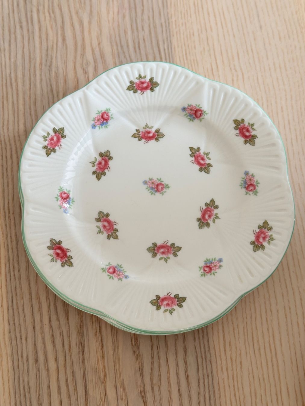 Piatti: Sechs SHELLEY Dessertteller, "Rosebud" – Usato da Onex venduto da Joliechose6 1