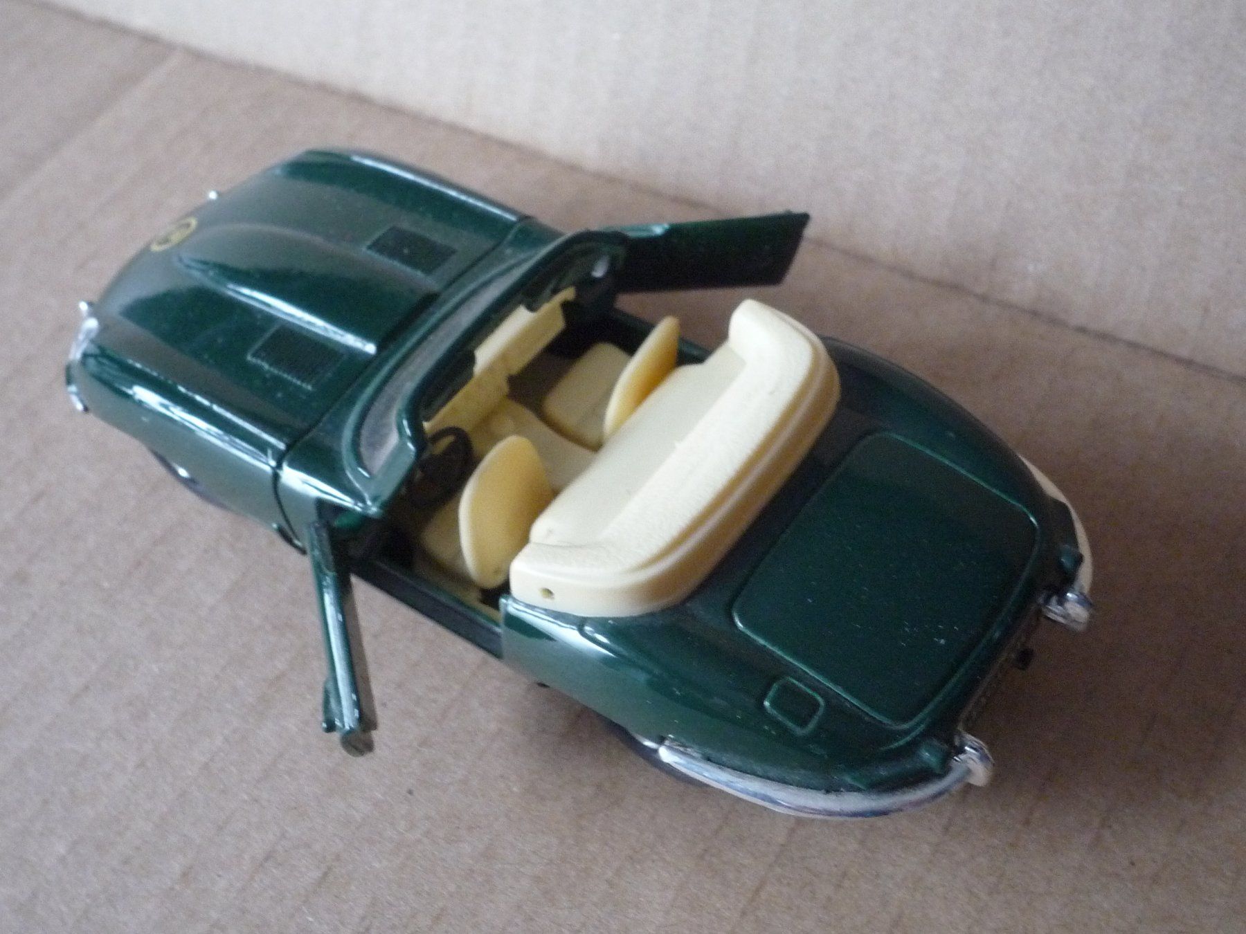 Jaguar Modellini d'auto: MC Toy Jaguar E Cabriolet 1:38 grün Pull-Back-Action – Usato da Flims Waldhaus venduto da Gutveina 6