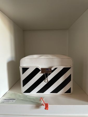 Umhängetasche Off-White ‚diag camera bag white black‘