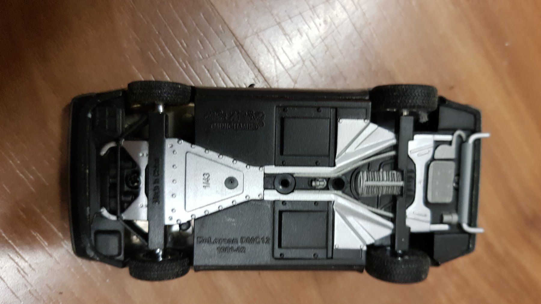 Delorean Modellini d'auto: DeLorean DMC-12 Modellauto 1/43 k – Usato da Schwarzenburg venduto da Flamingo07 2