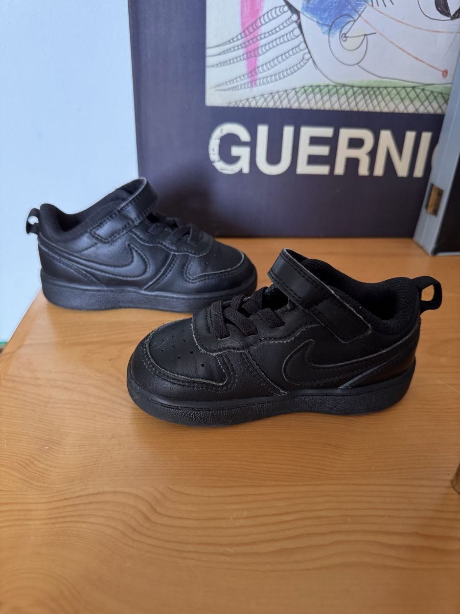 Scarpe per ragazzi: Baskets Nike noires pointure 23.5 etat usage correct – Usato da Vésenaz venduto da Angela.C3 5