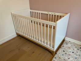 Babybett (Gestell, Bettrost, Matratze), komplett
