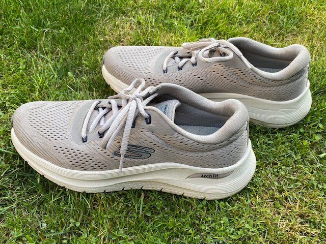 Skechers Chaussures hommes: SKECHERS Arch Fit – Neuf (Voir description) à Pfaffhausen par stepober 1