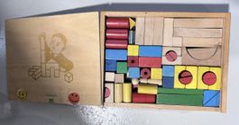 Holzbausteine im Holzkasten bunte Bauklötze Holzspielzeug