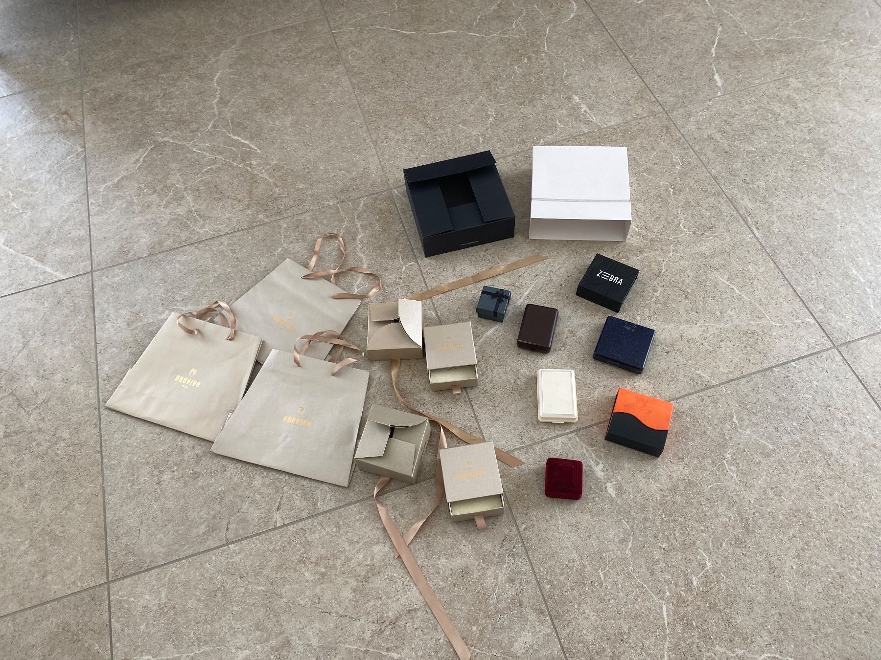 Altro per la casa: 10 Geschenk/Schmuckschatullen u. Taschen – Usato da Gächlingen venduto da Tara_devi