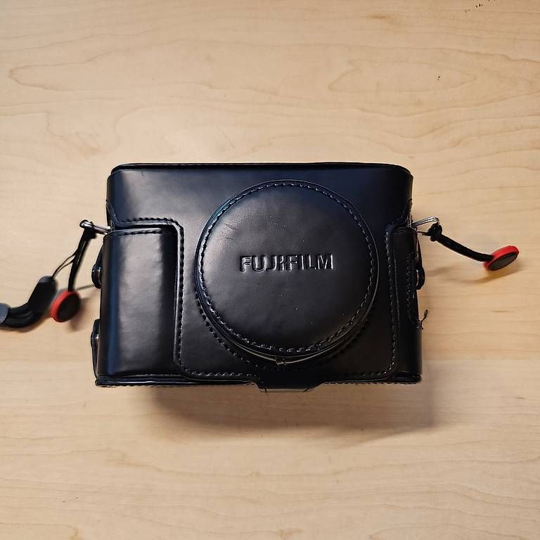 Fujifilm Fotocamera: Fujifilm LC-X100V Leathercase – Usato da Bramois venduto da Laurine 2