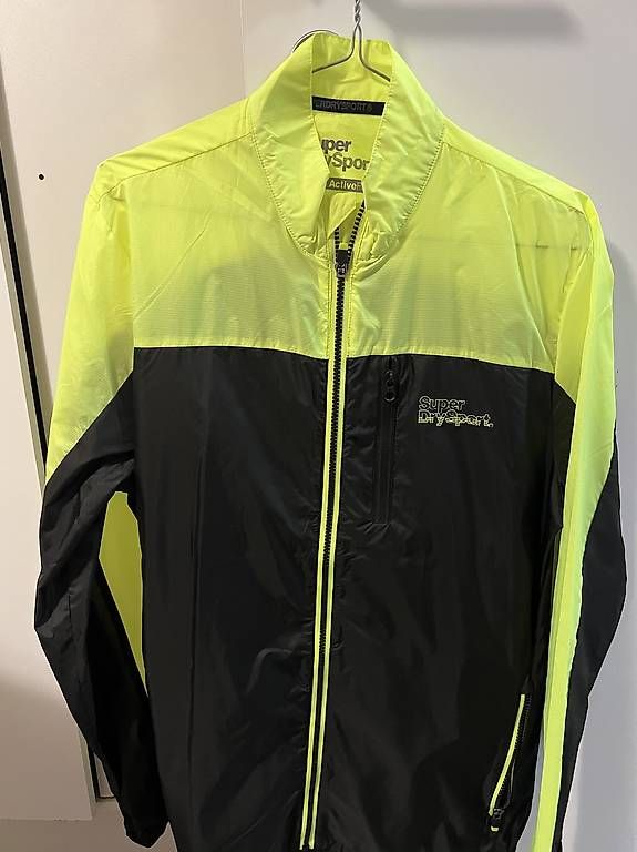 Superdry Giacche: Giubbotto Core Running uomo tg.M – Nuovo (secondo la descrizione) da Locarno venduto da Cappeandrea