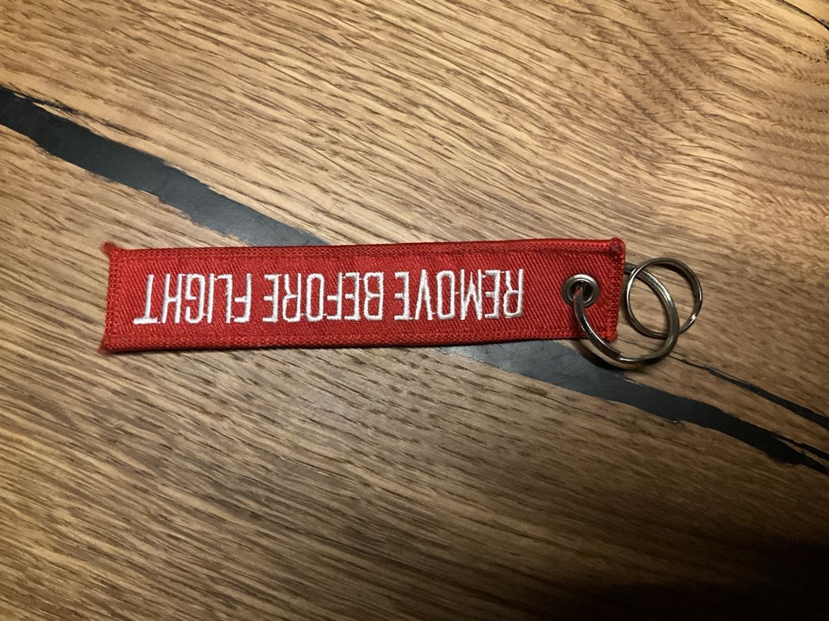 Portachiavi: Schlüsselanhänger REMOVE BEFORE FLIGHT – Nuovo (secondo la descrizione) da Horw venduto da HerrTadellos 1