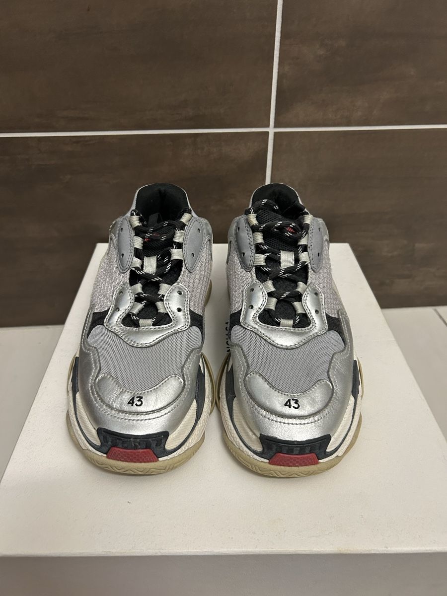 Balenciaga Herrenschuhe: Balenciaga Triple S – Gebraucht aus Minusio von Leandroz 1