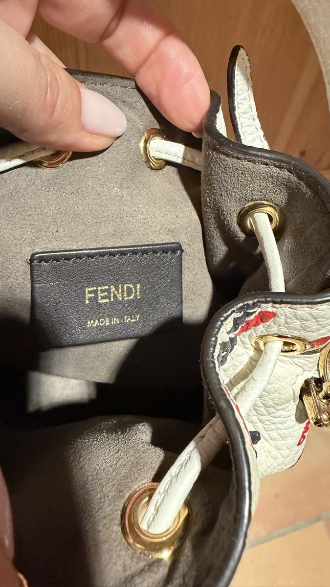Fendi Borse: Fendi Mini Mon Tresor Bucket Bag - Pristine Condition! – Nuovo (secondo la descrizione) da Bursinel venduto da rud_9mxh 3