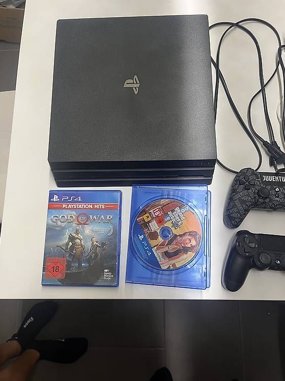 Konsolen: Ps4 pro  – Gebraucht aus Bern von DR.MAMA 2