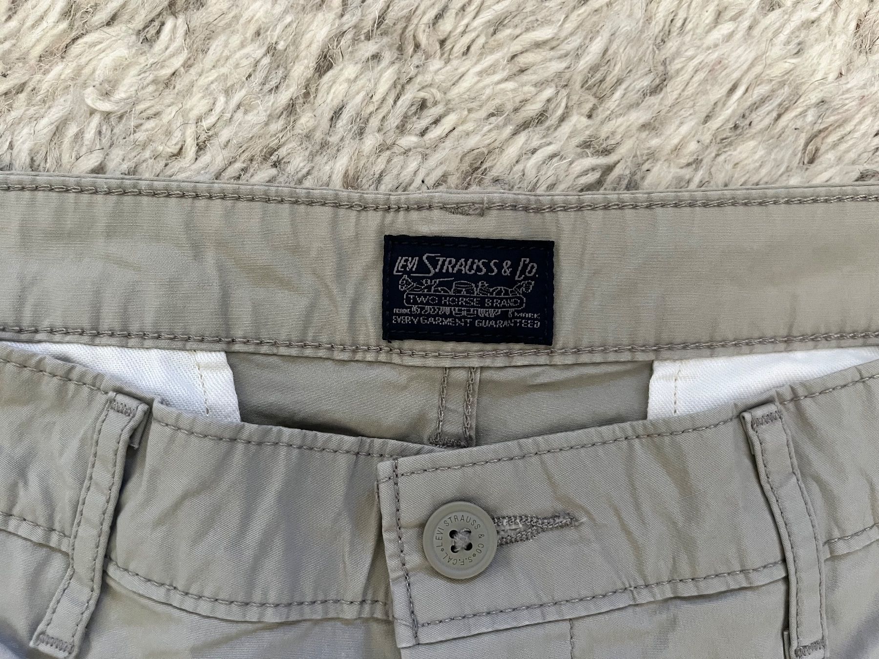 Levi's Hosen: Levis Cargo Shorts Gr. W32 – Neu (gemäss Beschreibung) aus Utzenstorf von Ismaele 1