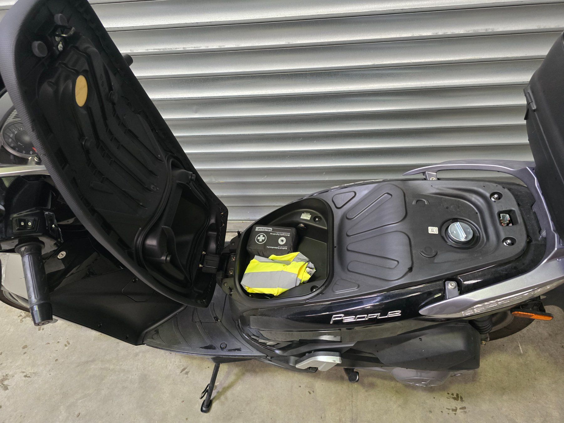 Kymco Scooter: Kymco People GT300 Roller – Usato da Basel venduto da Esso123 7