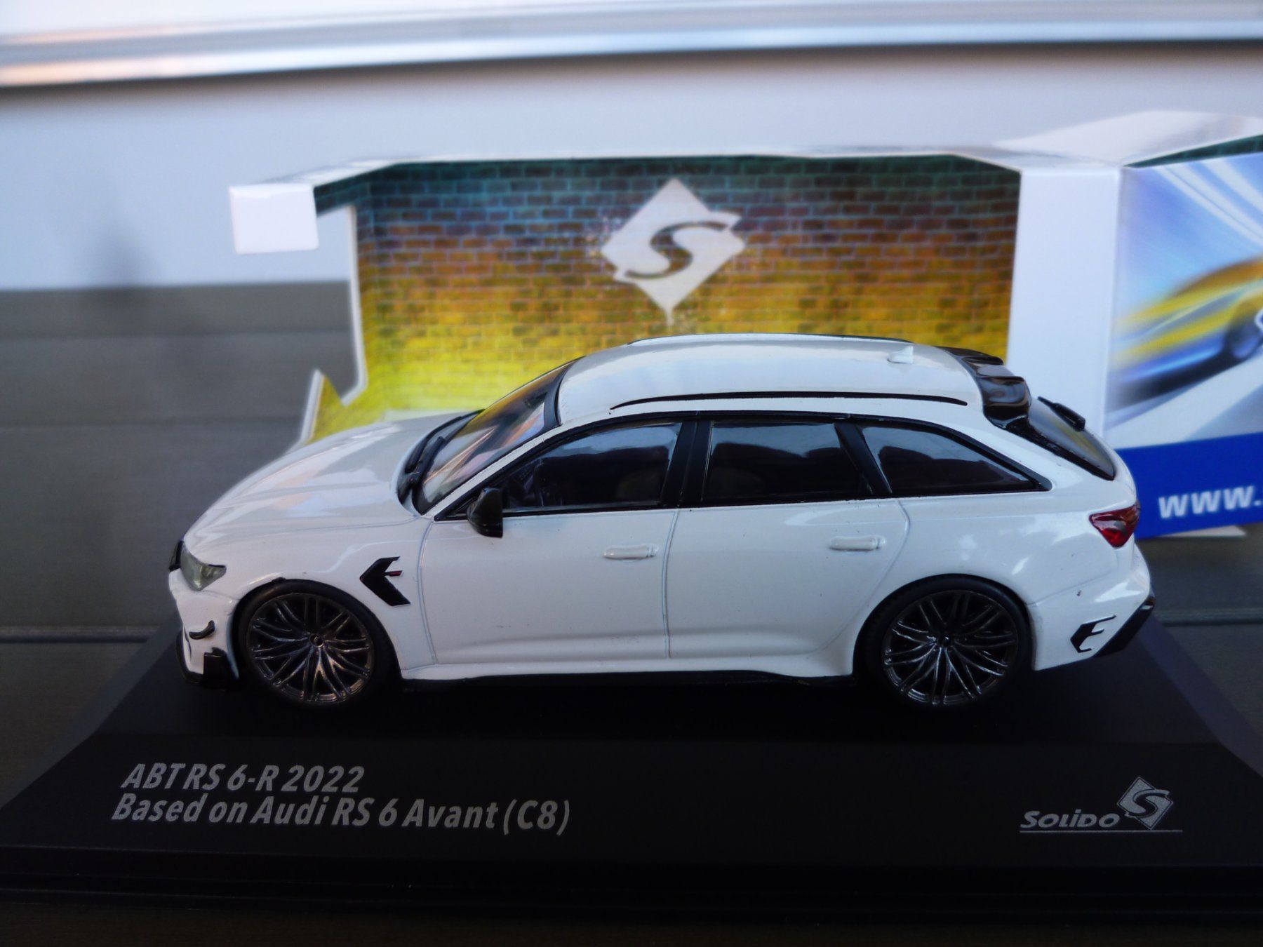 Audi Modellini d'auto: ABT RS6-R (2022) – Nuovo e nell'imballaggio originale da Flawil venduto da Imperiosud 3