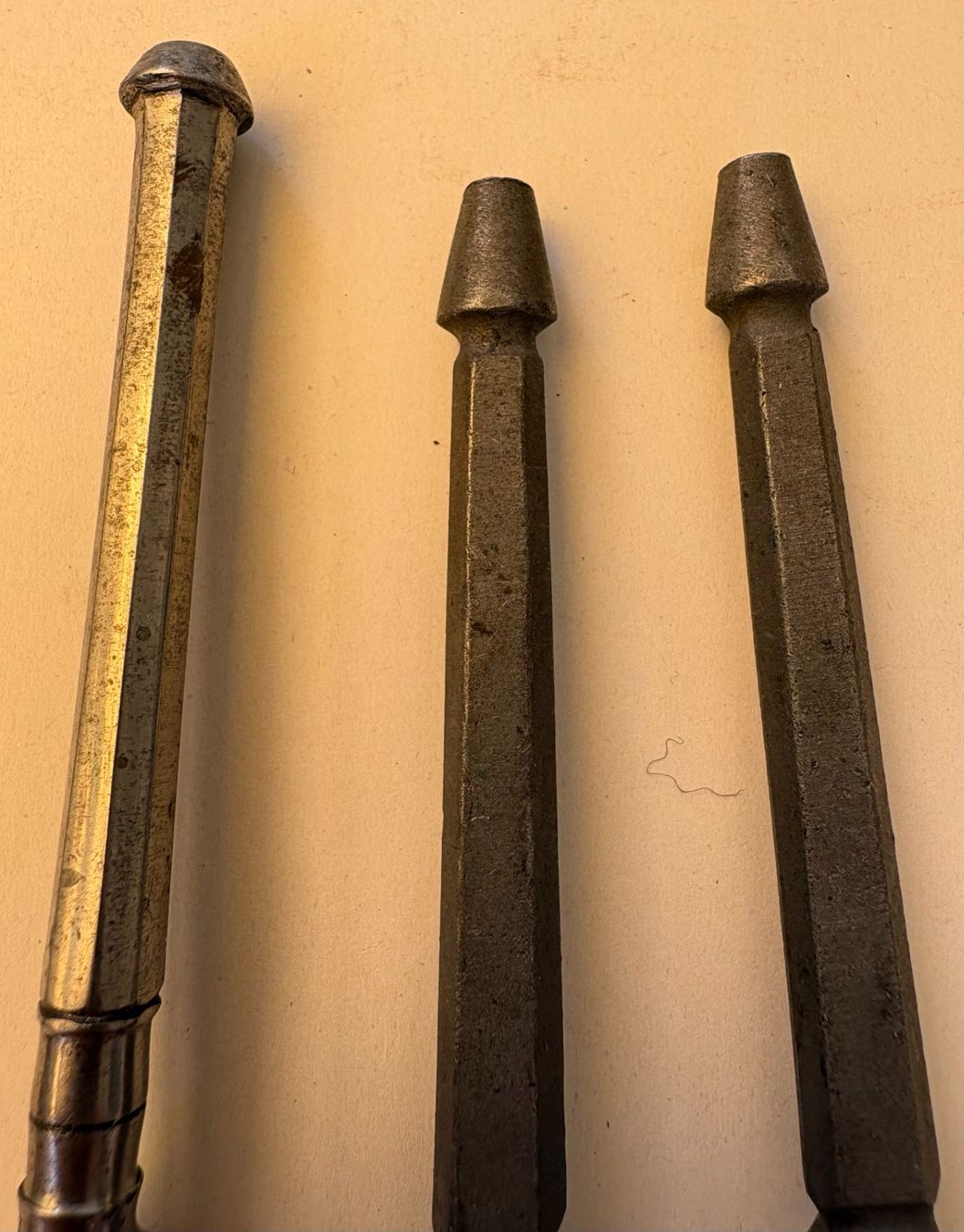 Tous les outils: VINTAGE HANDFEILKOLBEN – D'occasion à Ostermundigen par wini63 1