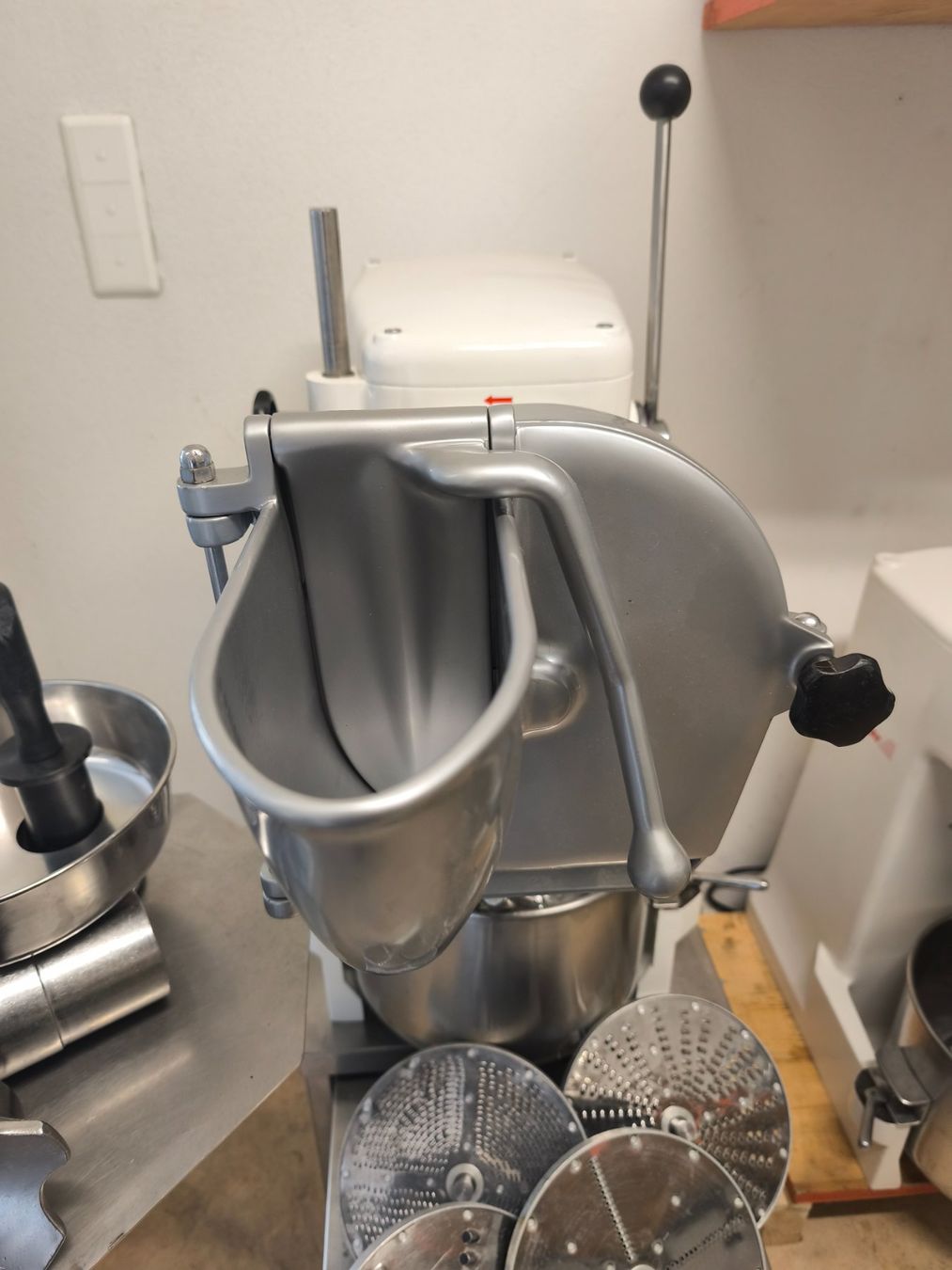 Lips Elettrodomestici da cucina: Lips Junior mit Gemüseschneider Pasevite Fleischwolf – Usato da Lengnau BE venduto da turbostef 4