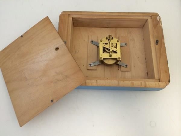 Holzartikel: Uhr aus Holz ohne Pendel ! – Gebraucht aus Brügg BE von rutschimedizin 3