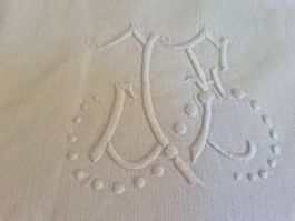 Grose antikes Leinen Leintuch mit Monogramm "IE" bestickt