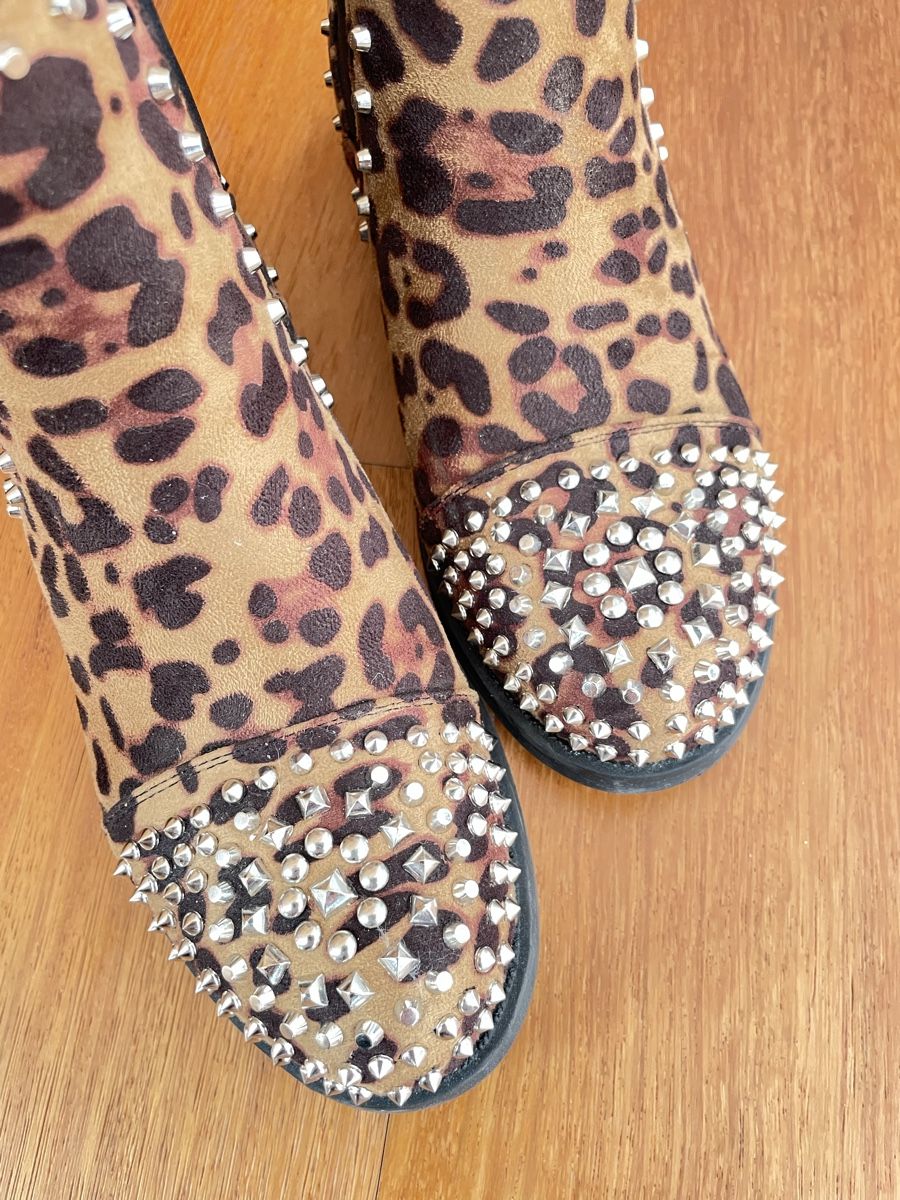 Chaussures femmes: Stiefeletten mit Nieten – D'occasion à Ennetbürgen par scriccolo 2
