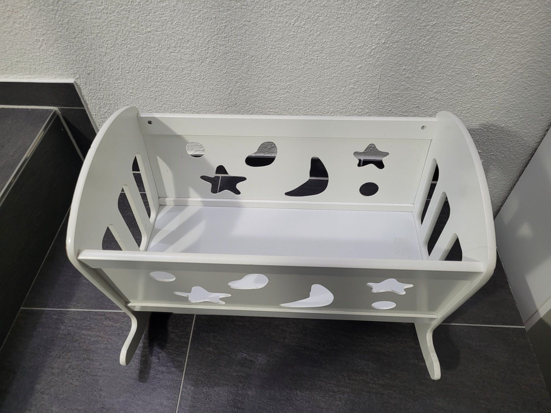 Giocattoli: Puppenwiege weiss – Usato da Endingen venduto da Mobbele 2