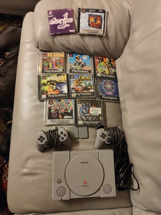Playstation 1 Konsole inkl. Spiele & 2 Controller (D) | Kaufen auf Ricardo