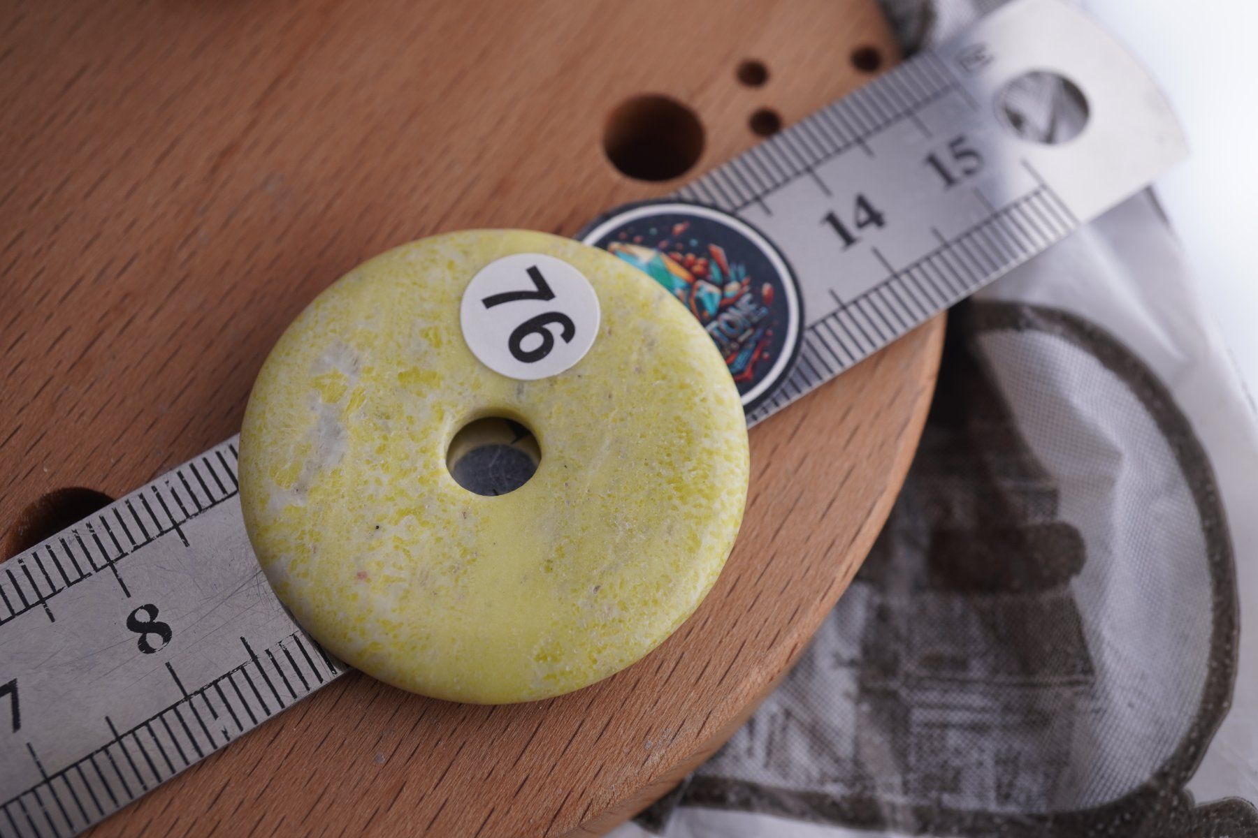 Minerali & Pietre curative: Lizardit     Donut   pi Scheibe      Ab 1.- – Nuovo e nell'imballaggio originale da Eschenbach SG venduto da topstone 4