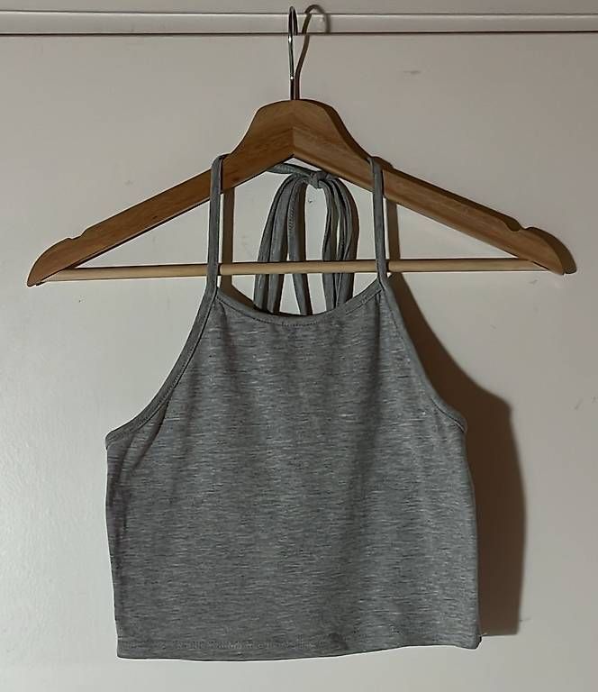 Top: Top gris coton S / Graues Baumwolltop S – Usato da Soral venduto da Diiiiiiiane