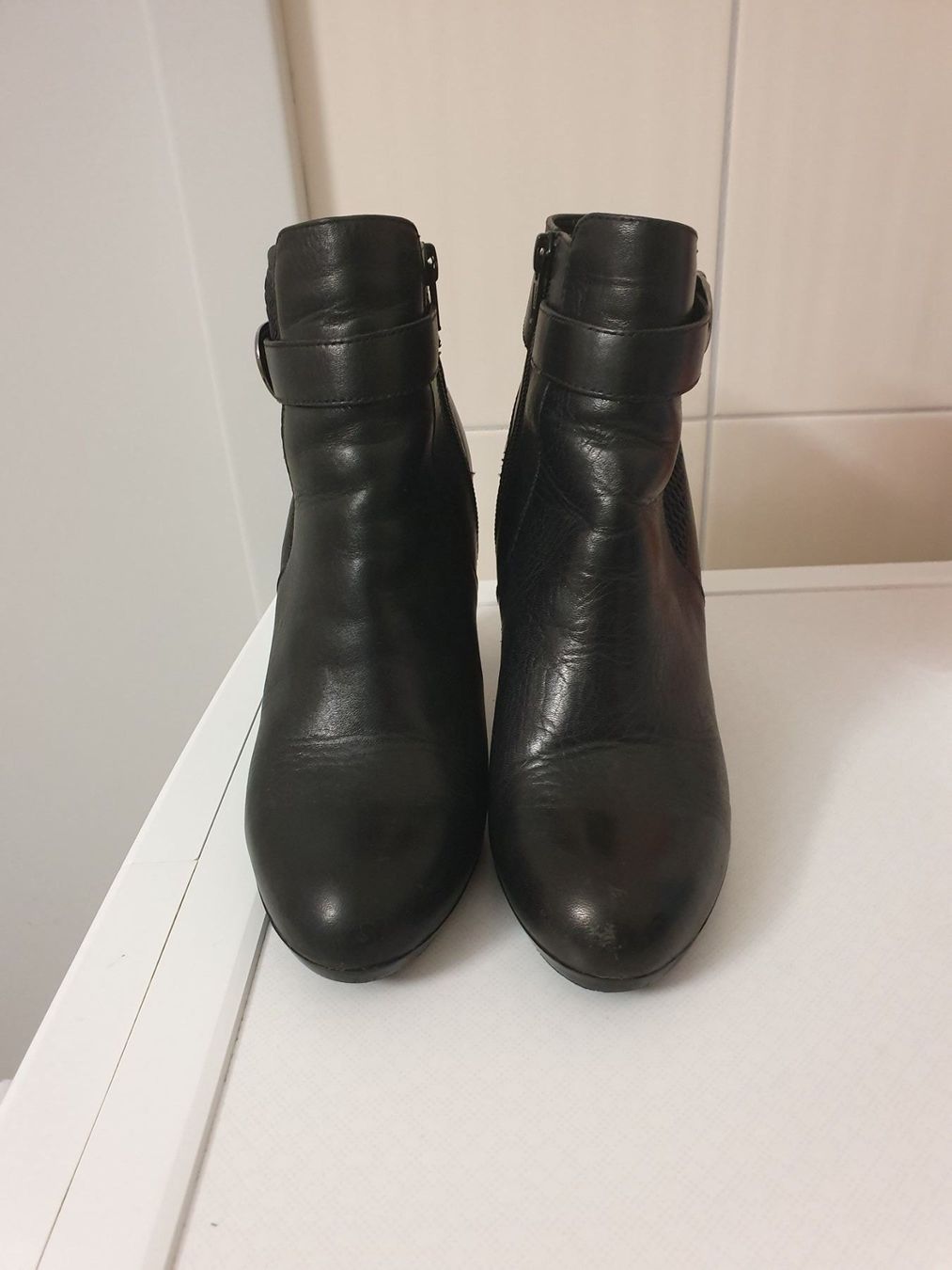 Scarpe da donna: bottines en cuir marque chez André 37 – Usato da Cheseaux sur Lausanne venduto da pan_skd5 6