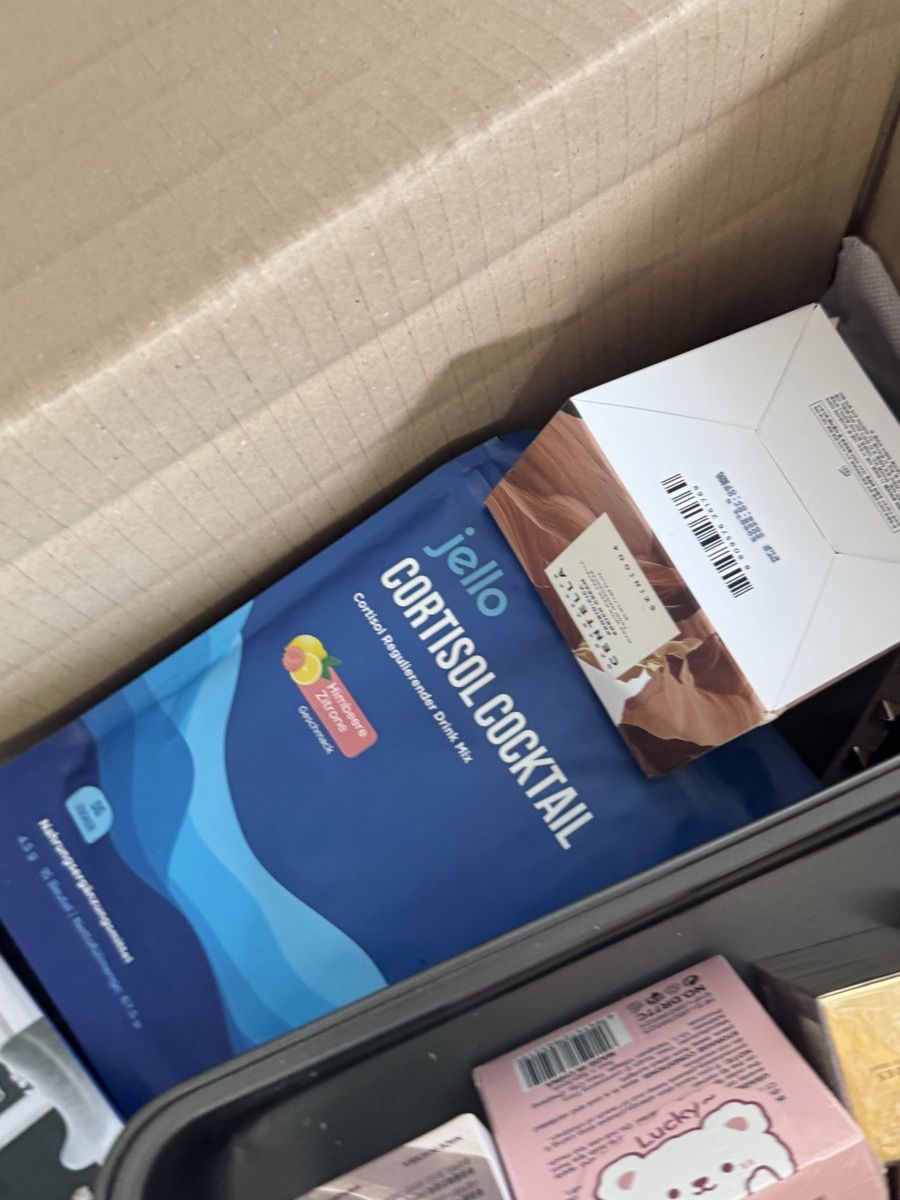 Lotti di vestiti: Diverse Box mit Kleidung und Kosmetik – Nuovo e nell'imballaggio originale da Häfelfingen venduto da Lukhelfinger 6