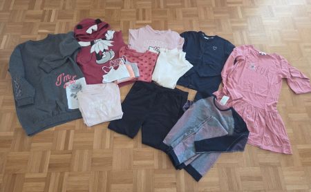Kinderkleider Gr. 134/140