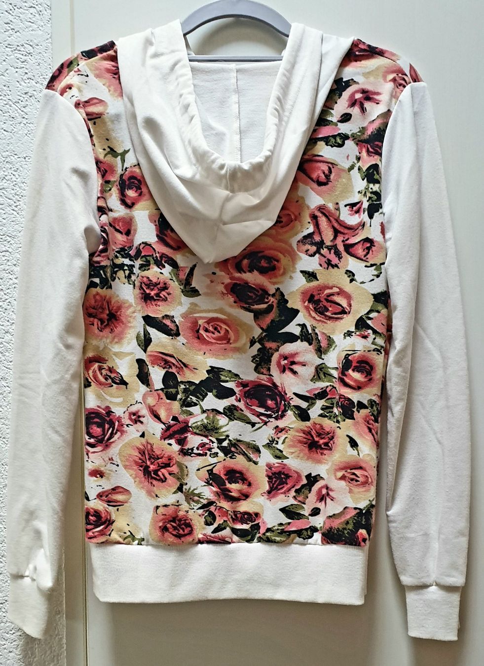 Giacche & Cappotti: Blumenmuster Kapuzenjacke Gr. L, – Usato da Thun venduto da Vecgou 1