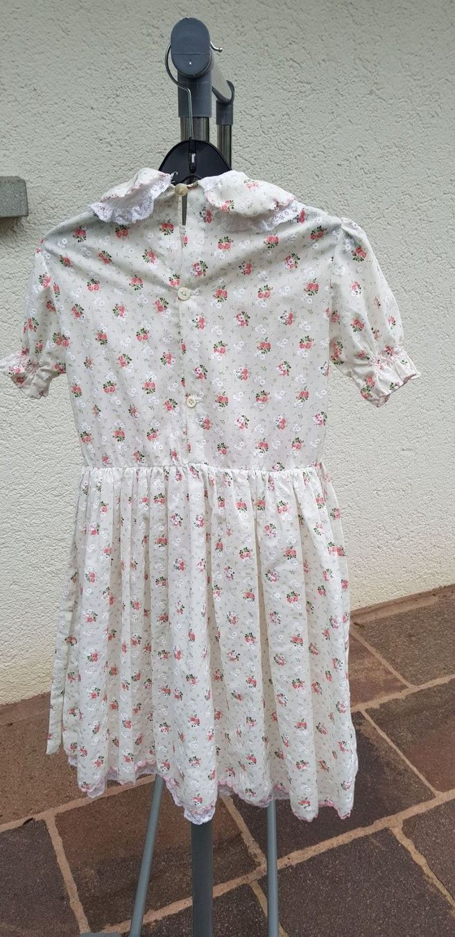 Vestiti & Gonne: Kinderkleid Vintage Blümchen Gr. 122 – Usato da Mörschwil venduto da lindaswunderkiste 3