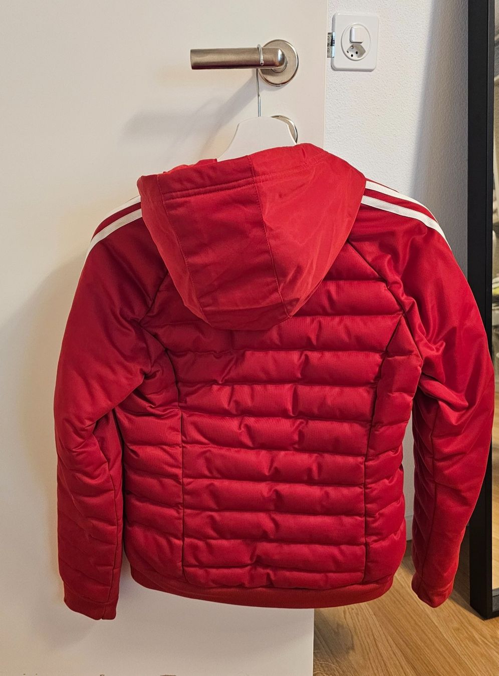 Adidas Jacken: Adidas Daunenjacke – Gebraucht aus Winterthur von NJC.M 4