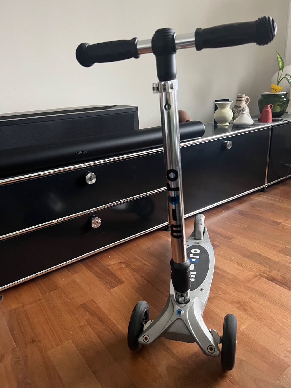 Micro Kickboard: Micro Scooter Kickboard Compact Silber – Usato da Jona venduto da Sariksa 2