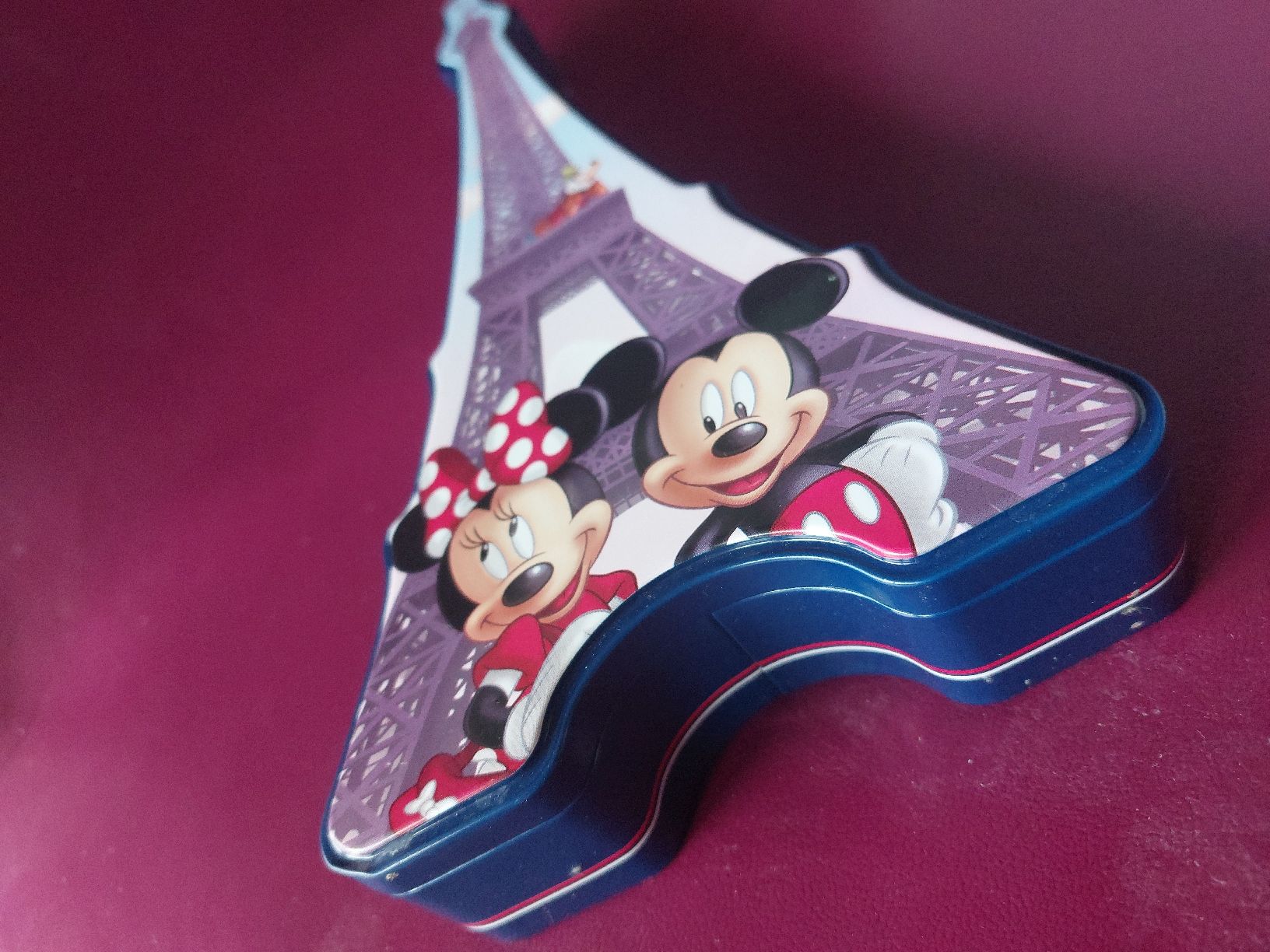 Disney Tutte le decorazioni: Mickey Mouse Dose, Paris, Eiffelturm, Disney / Disneyland  – Usato da Büttikon AG venduto da lca_v7pb 2